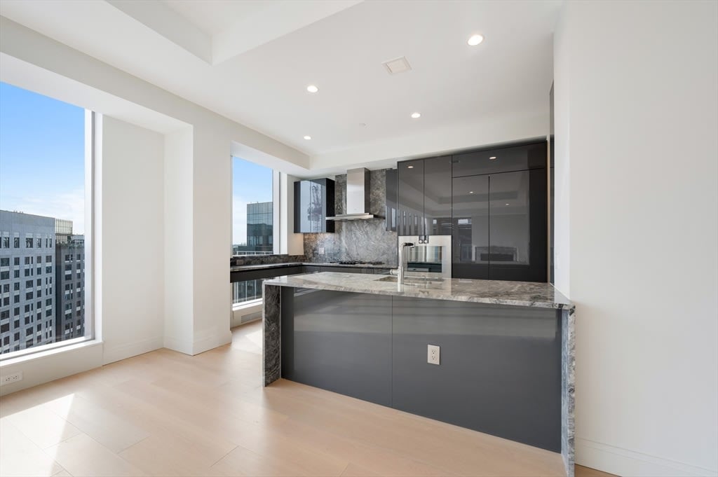 135 Seaport Blvd #Ph 2B