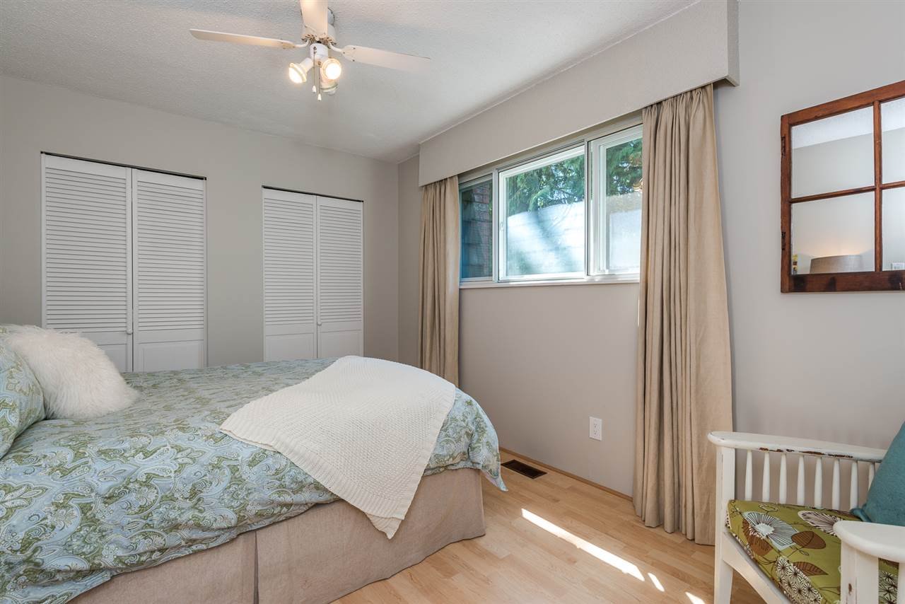 1196 Deep Cove Rd