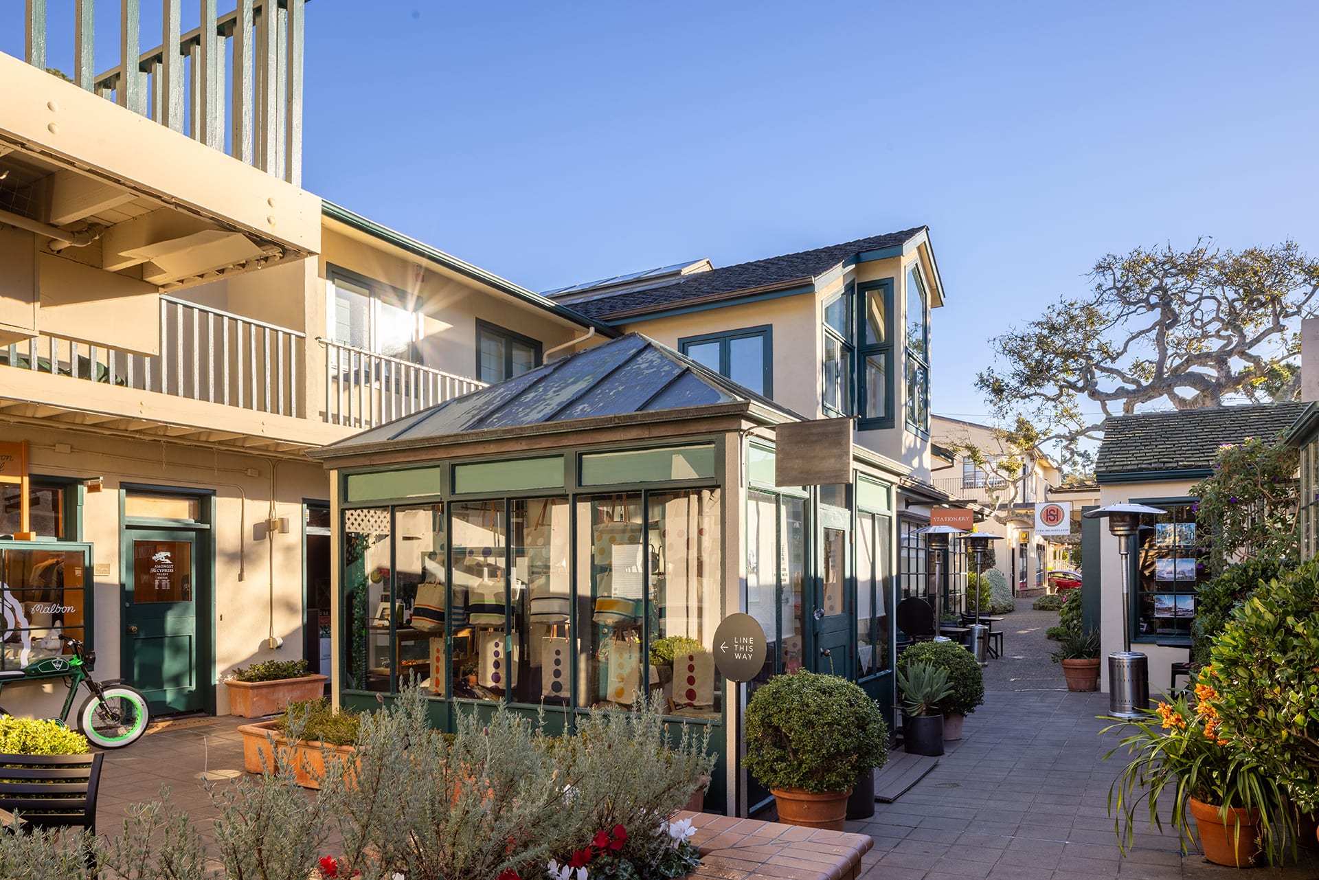 San Carlos Square - Commercial Opportunity