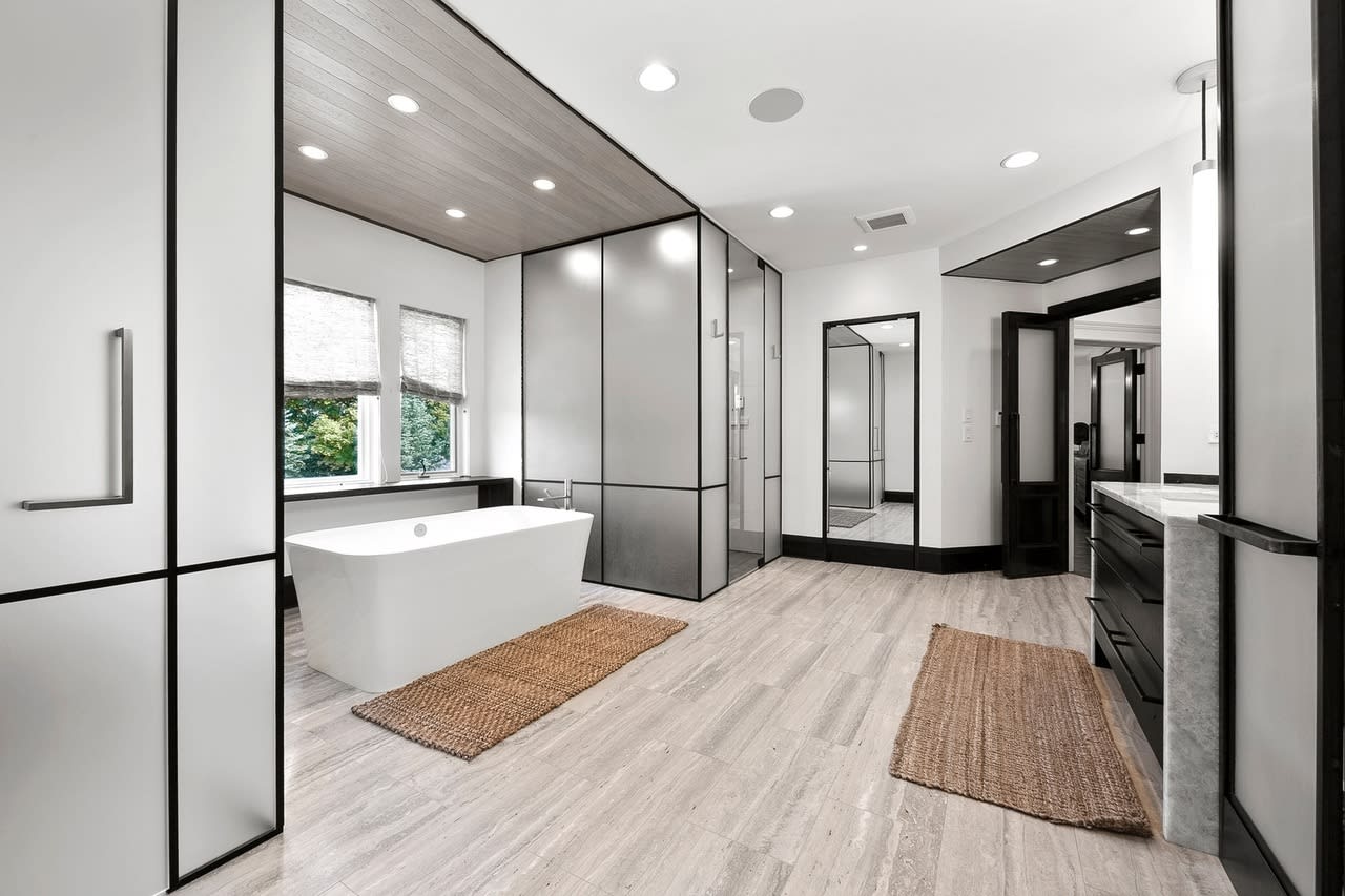 127 E 5th Street