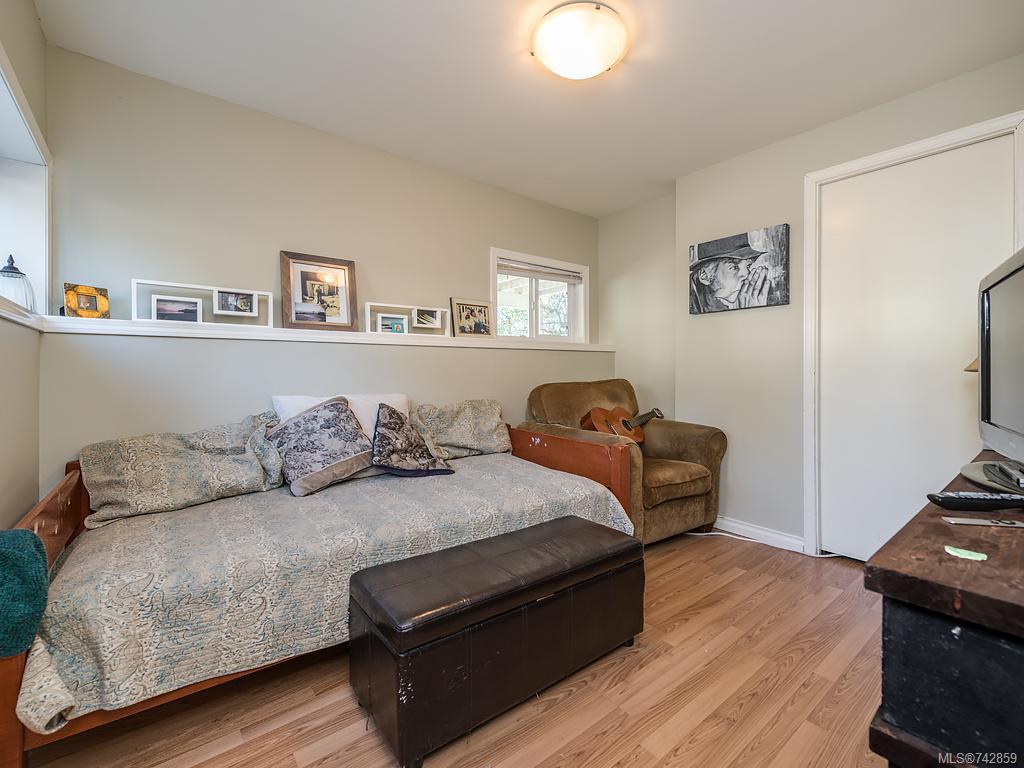 2665 Roseberry Ave