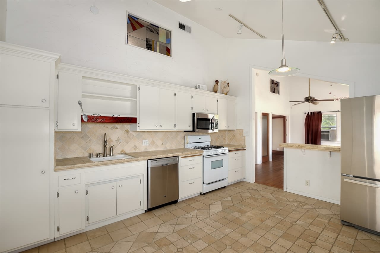 916 Park Villa Pl