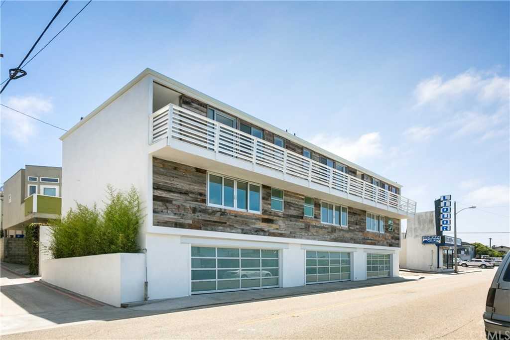 3302 Manhattan Avenue Unit 4