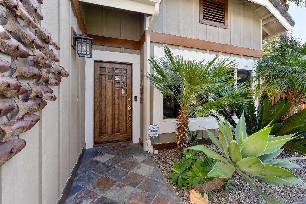 1815 Hawk View Dr