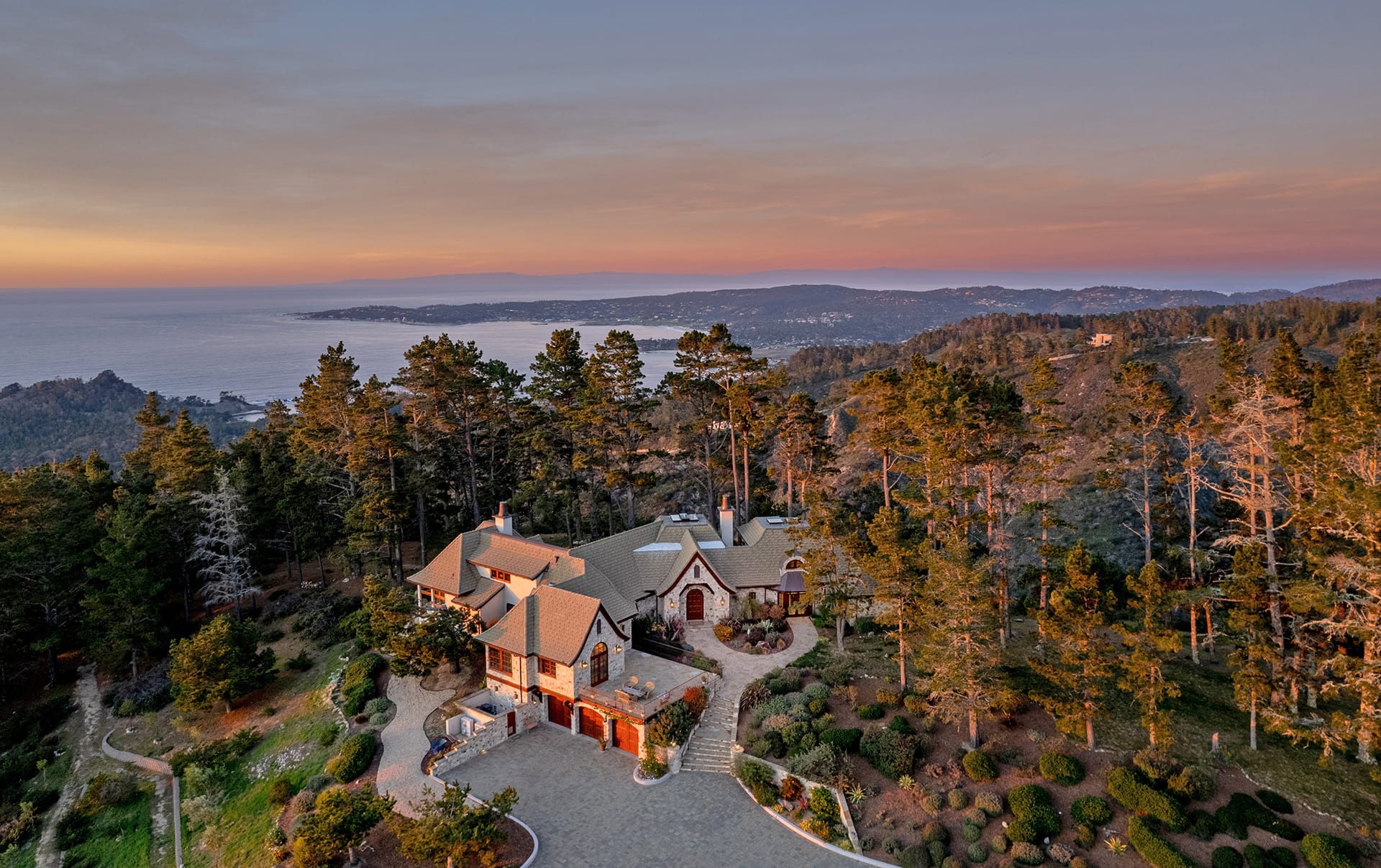 Stunning Peninsula Views - 309 Mt Devon Road