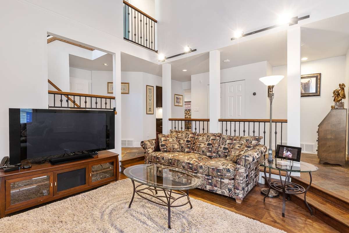 469 Cariboo Cres