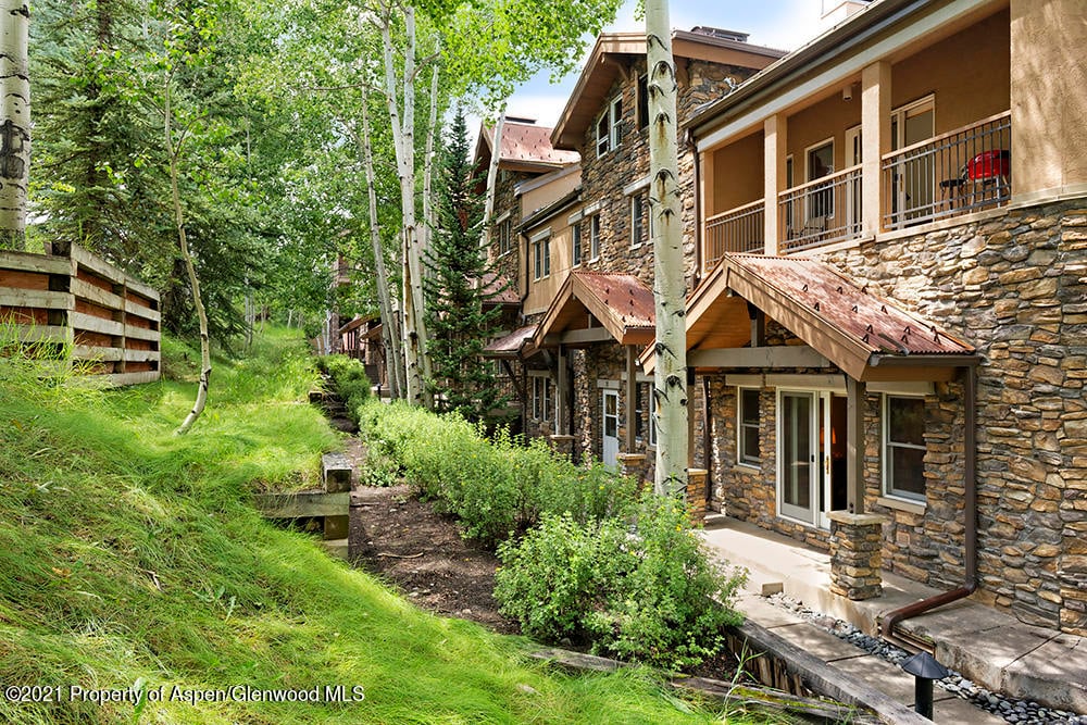 425 Wood Road, Unit 8