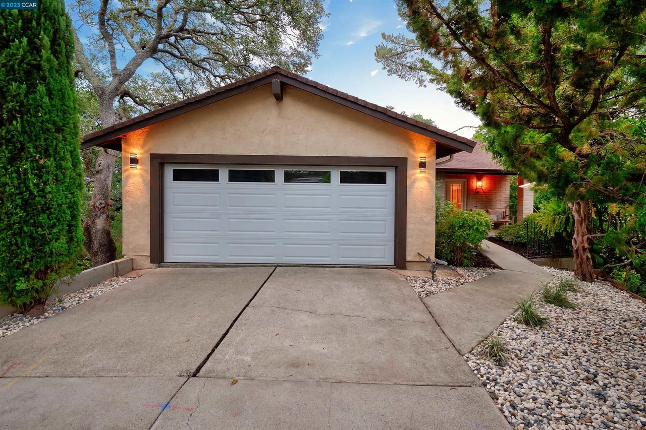 27 Saint Julie Court