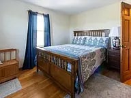 36 Lyons Ln