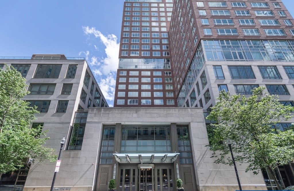 400 Stuart St, #16G
