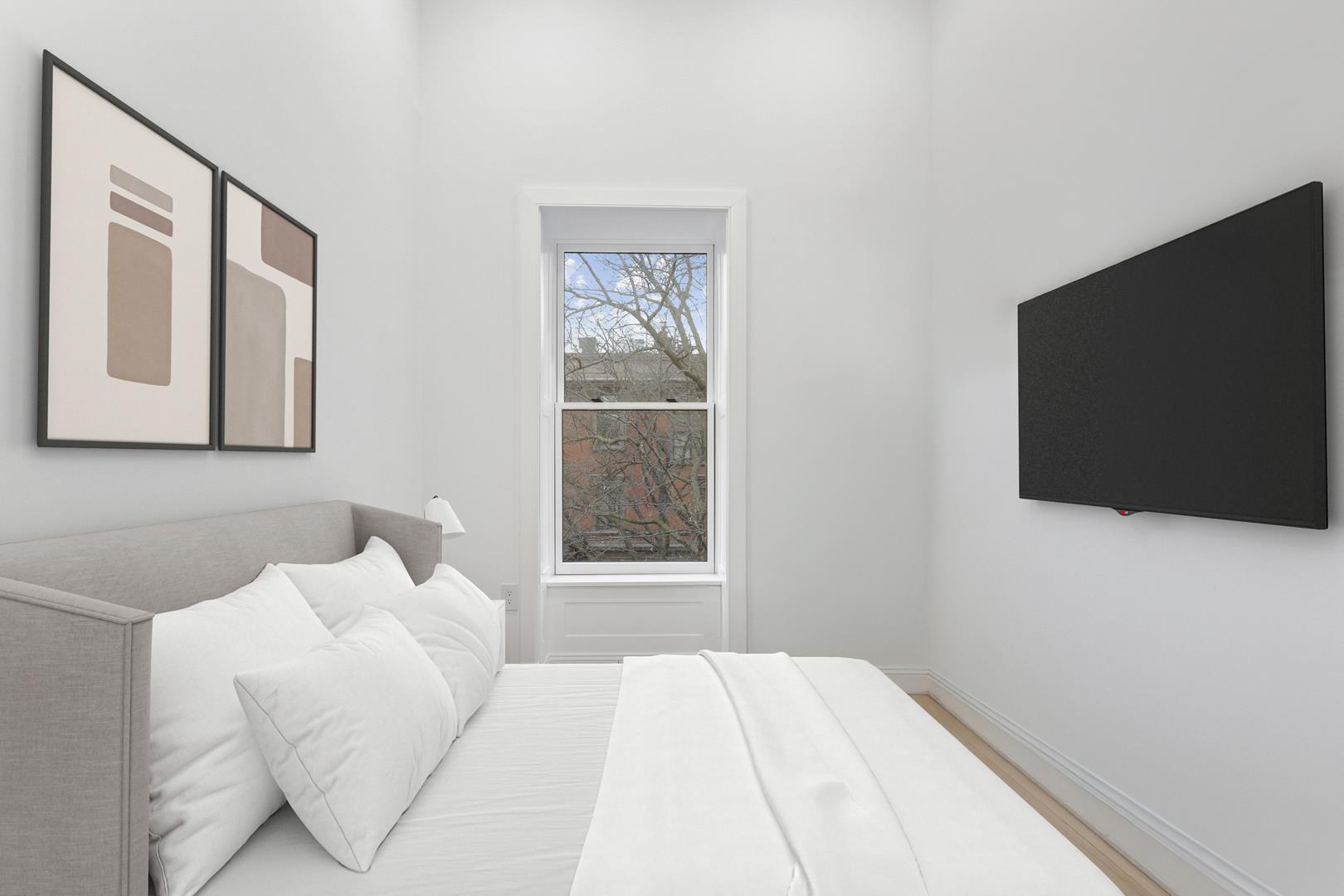 84 6th Avenue, Apt 4