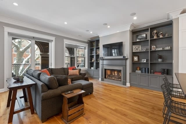 1419 W Byron St #2