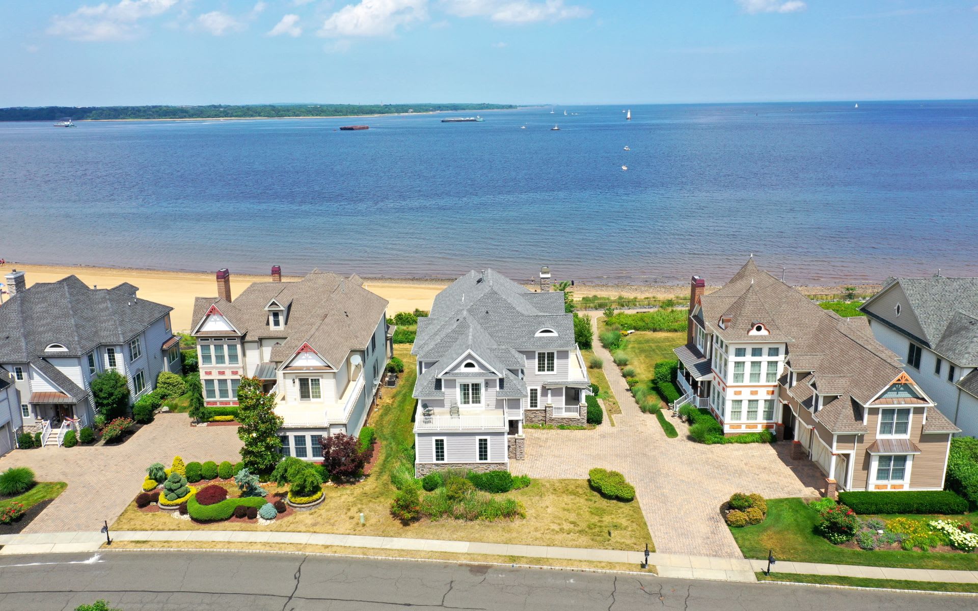 23 LIGHTHOUSE DR