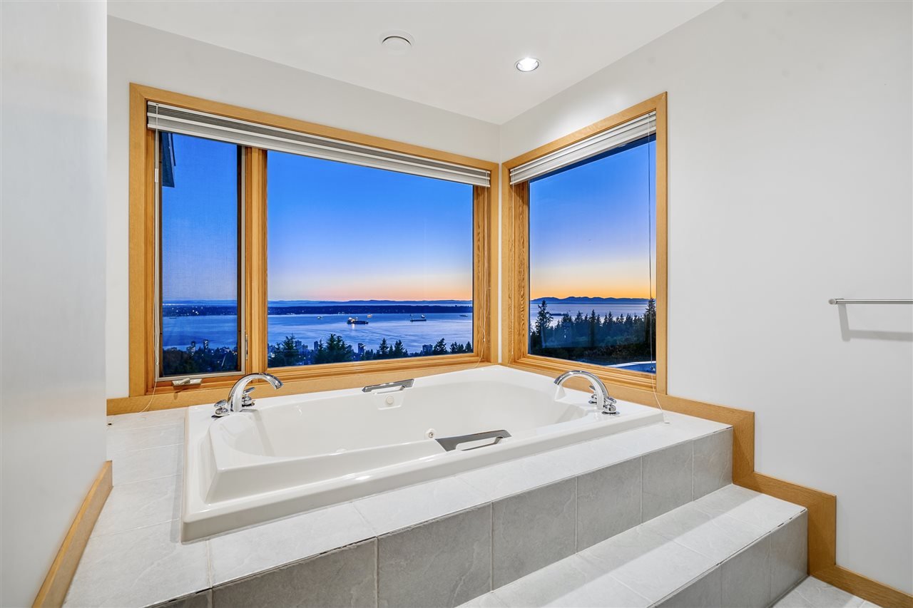 2536 Westhill Dr