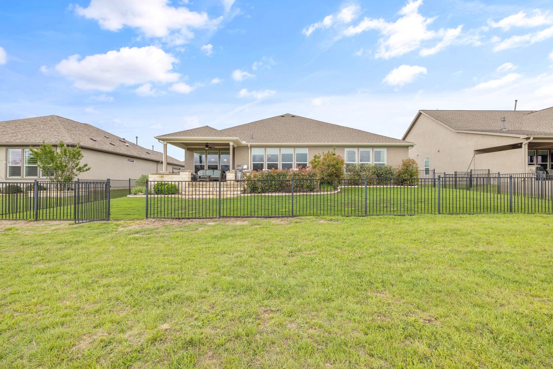 424 Star Mountain Ln, Georgetown, TX 78633