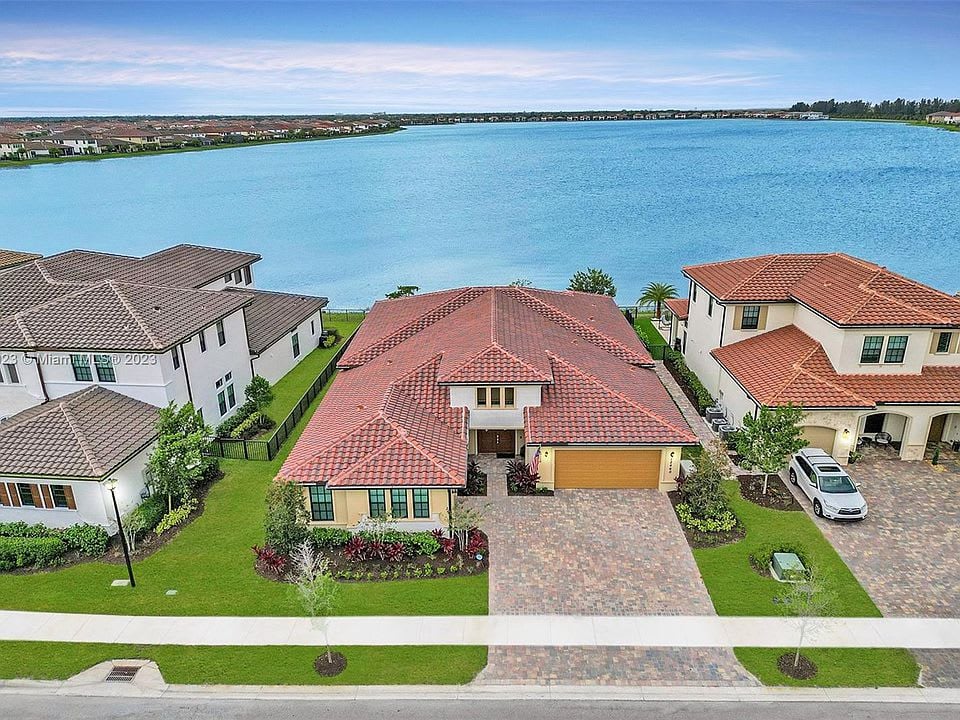 Parkland Bay