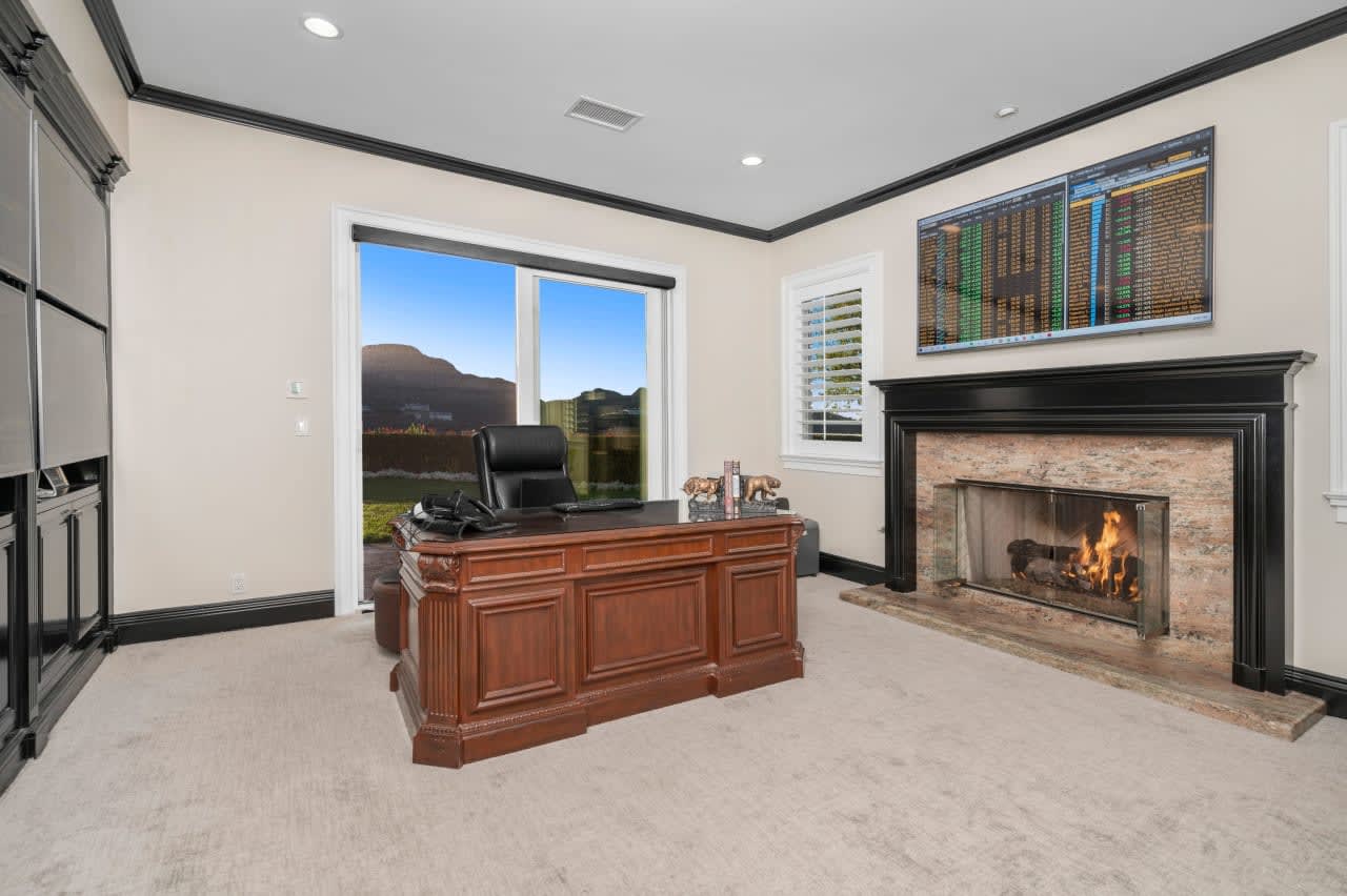 2750 Queens Garden Ct