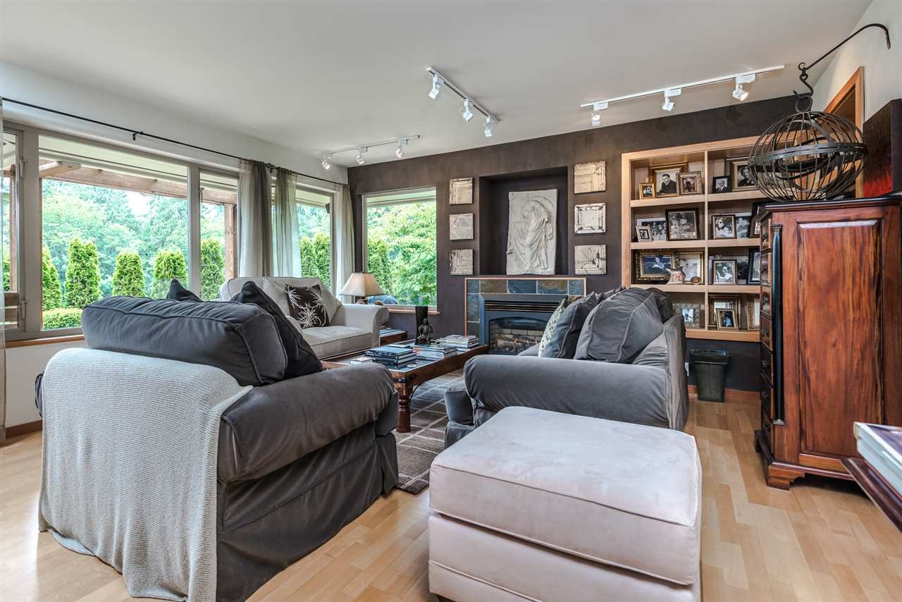 5520 Marine Dr