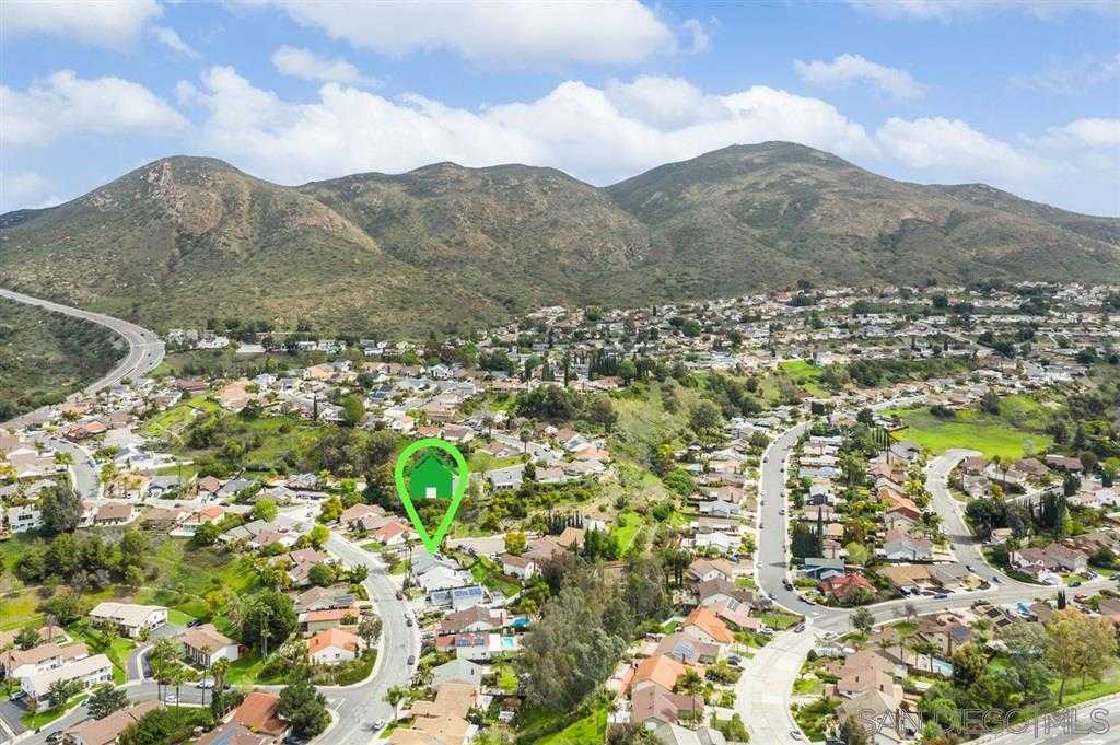 6757 Winding Creek