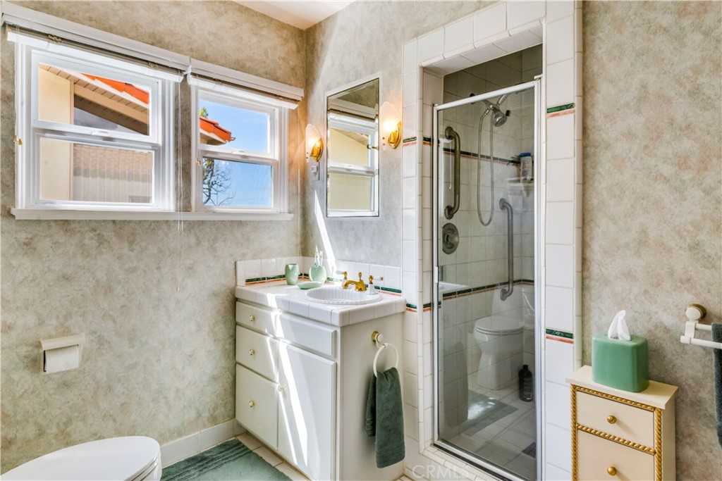 624 Via Del Monte