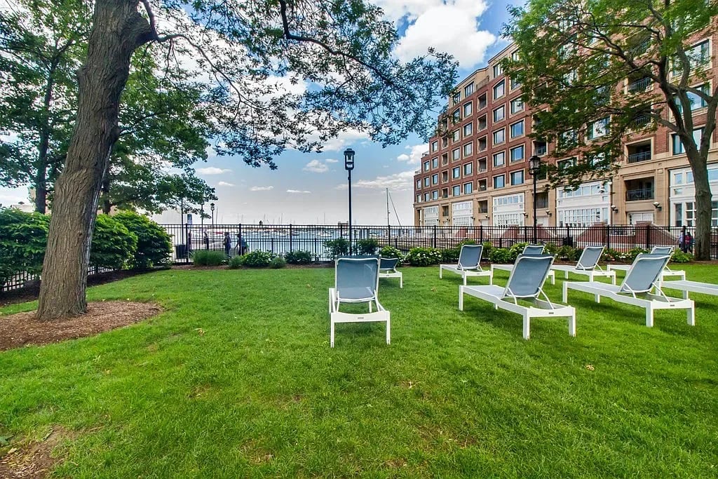 65 E India Row #37GH