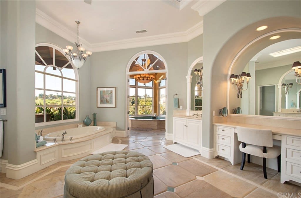 17639 Loma Linda Dr