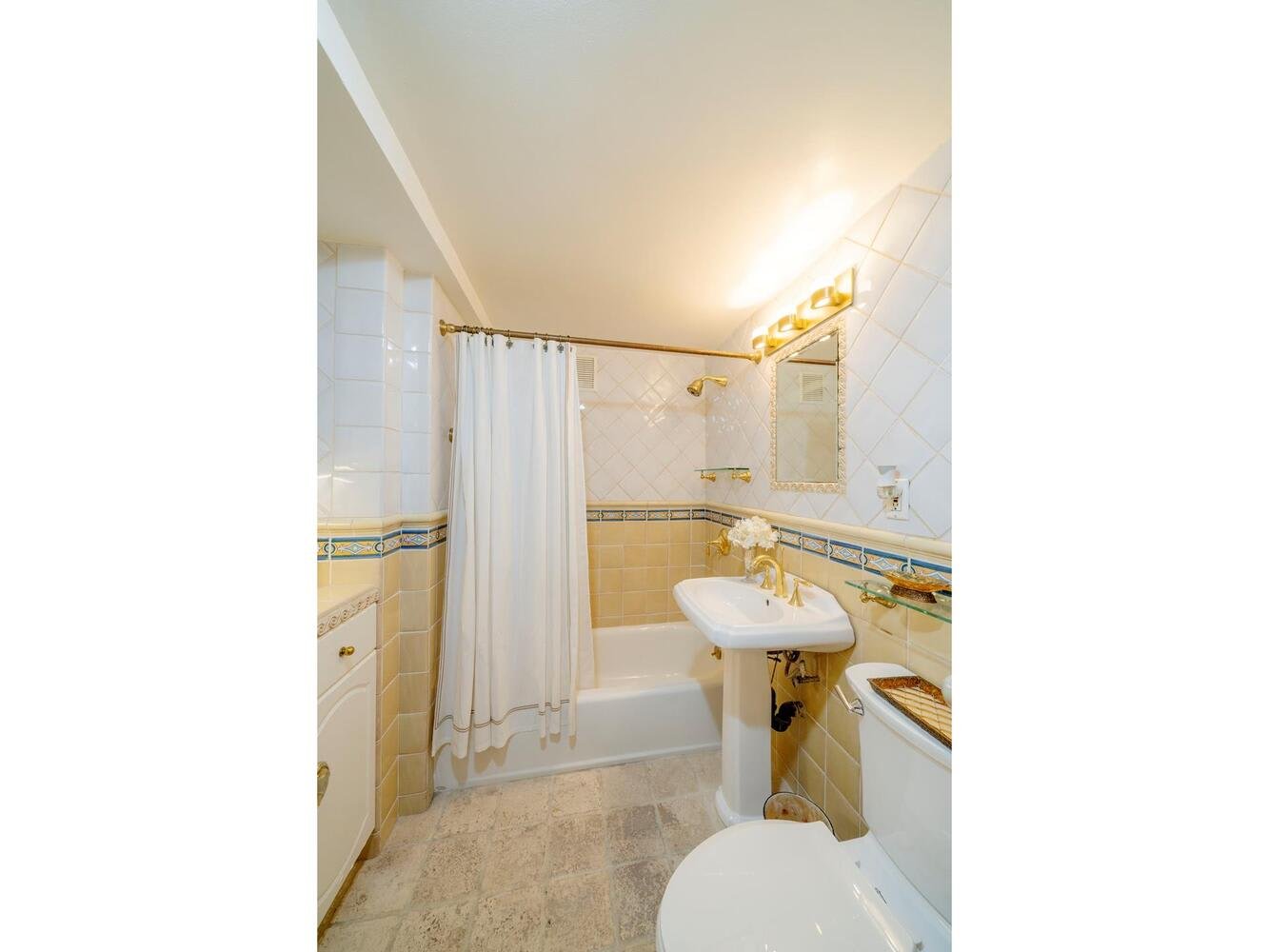 399 E 72nd St, Unit 18C