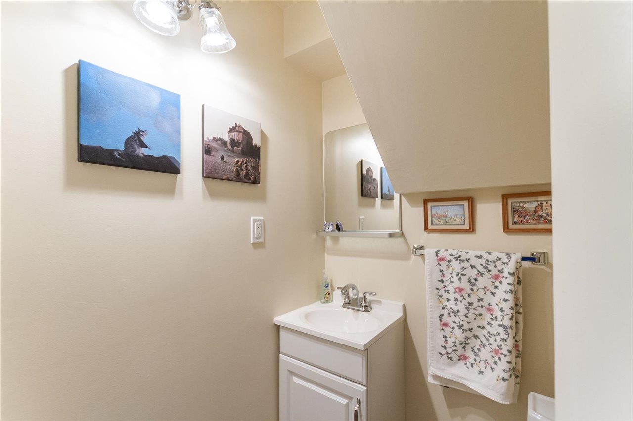 2947 Surf Cres