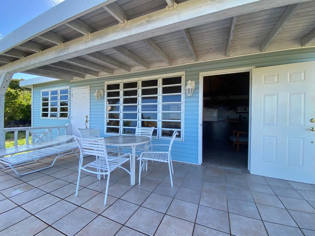 814 Stand Alone 1 Bedroom Close to the Beach 