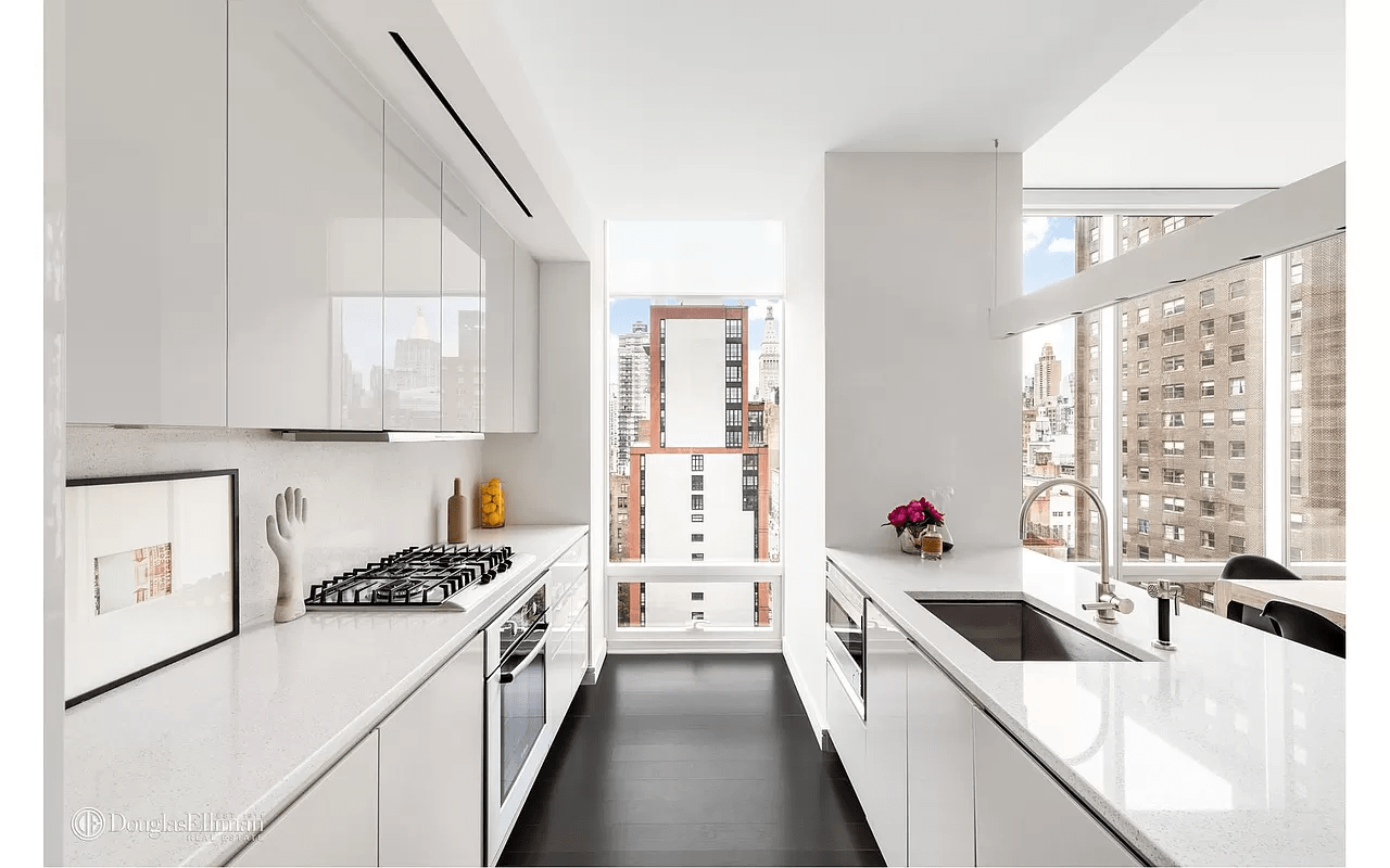300 E 23rd St, #15B