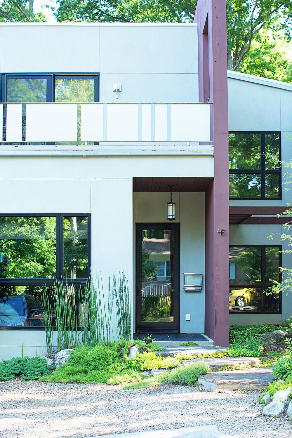 First Impressions – Modern Stunner