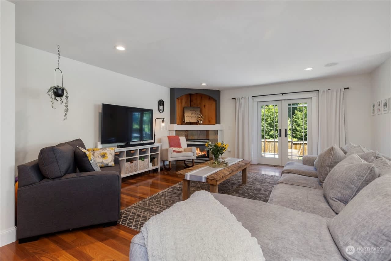 11 119th Dr SE