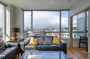 907-732 Cormorant St