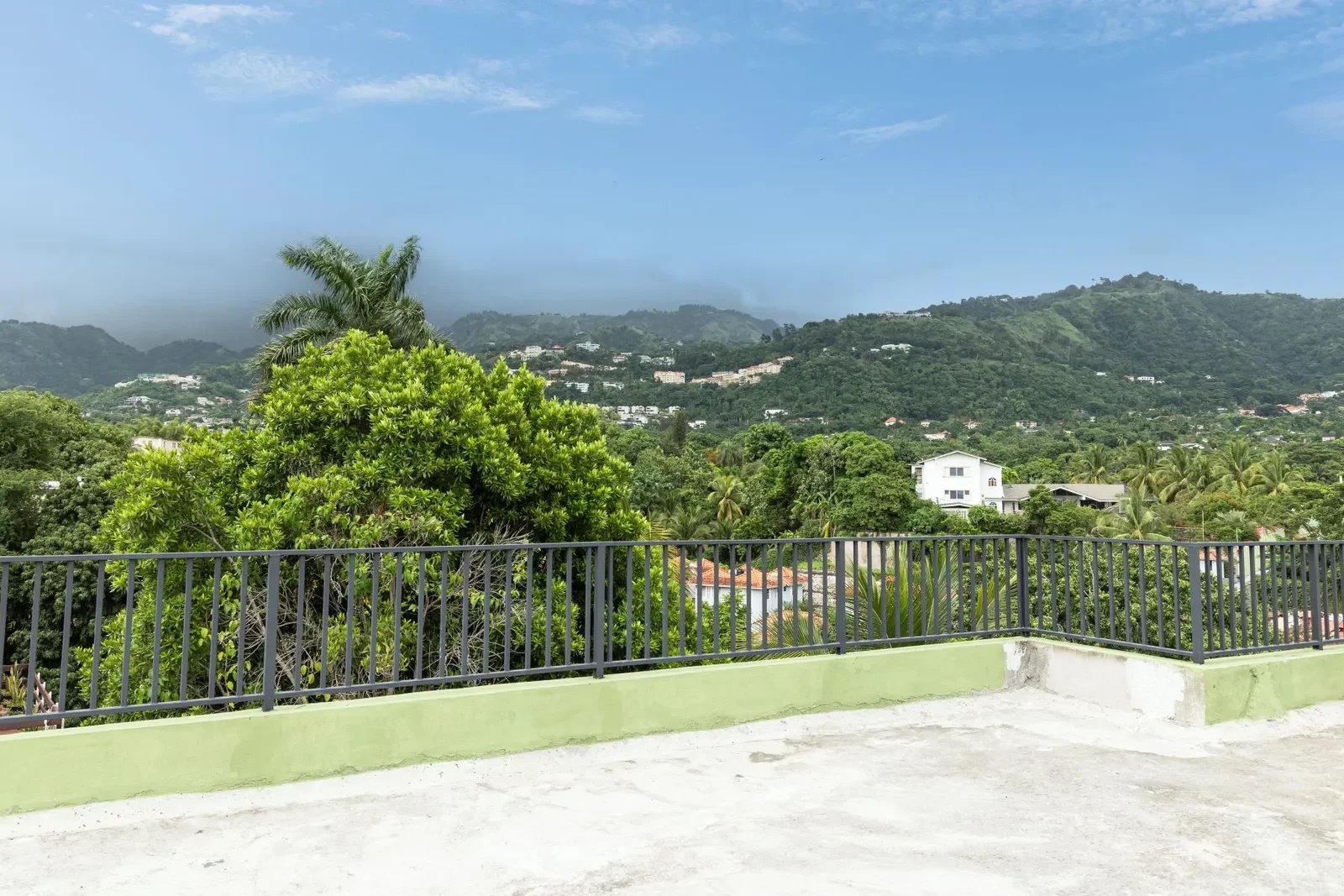 Unit 13, 10 Russell Heights