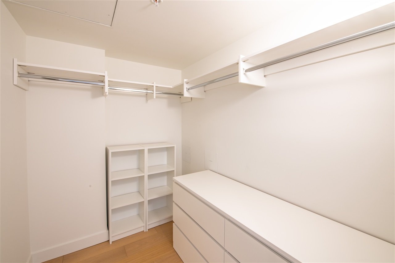 613-7128 Adera St