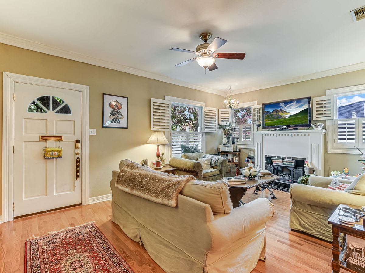 421 Ogden Ln - Alamo Heights