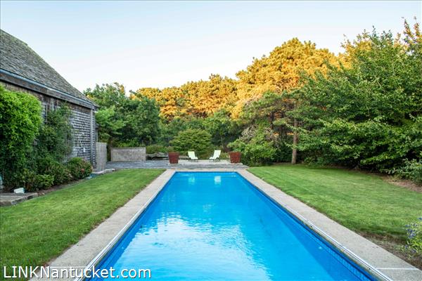 West of Town - 85 Millbrook Rd