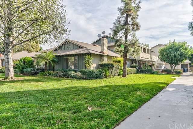 334 E Briardale Avenue Unit 2