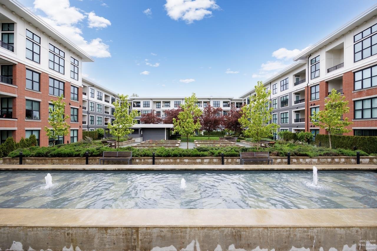 319-9551 Alexandra Rd