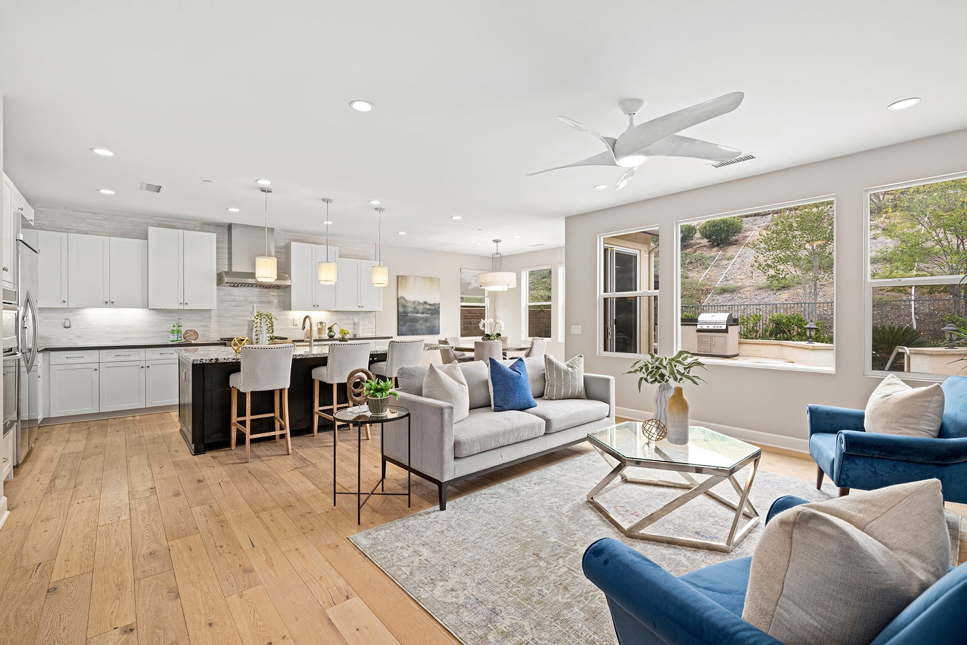 2773 Alamitos 