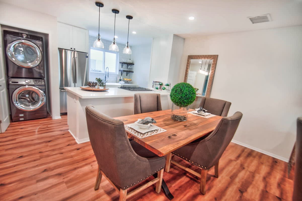 11657 Sunshine Studio City Hills, CA