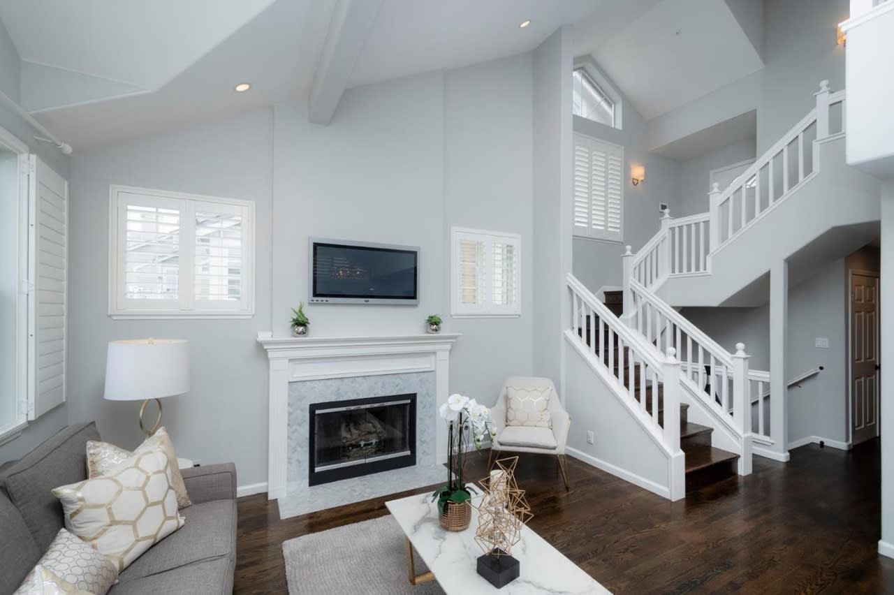 5 Sunrise Ct