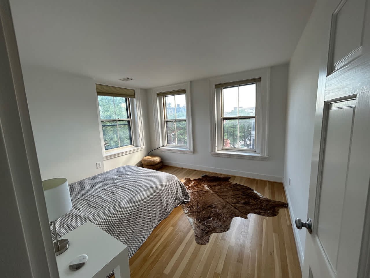 Union Park - Gorgeous 1.5 BED + Office ; Laundry and Garage Parking Included! Avail 8/1 or 9/1