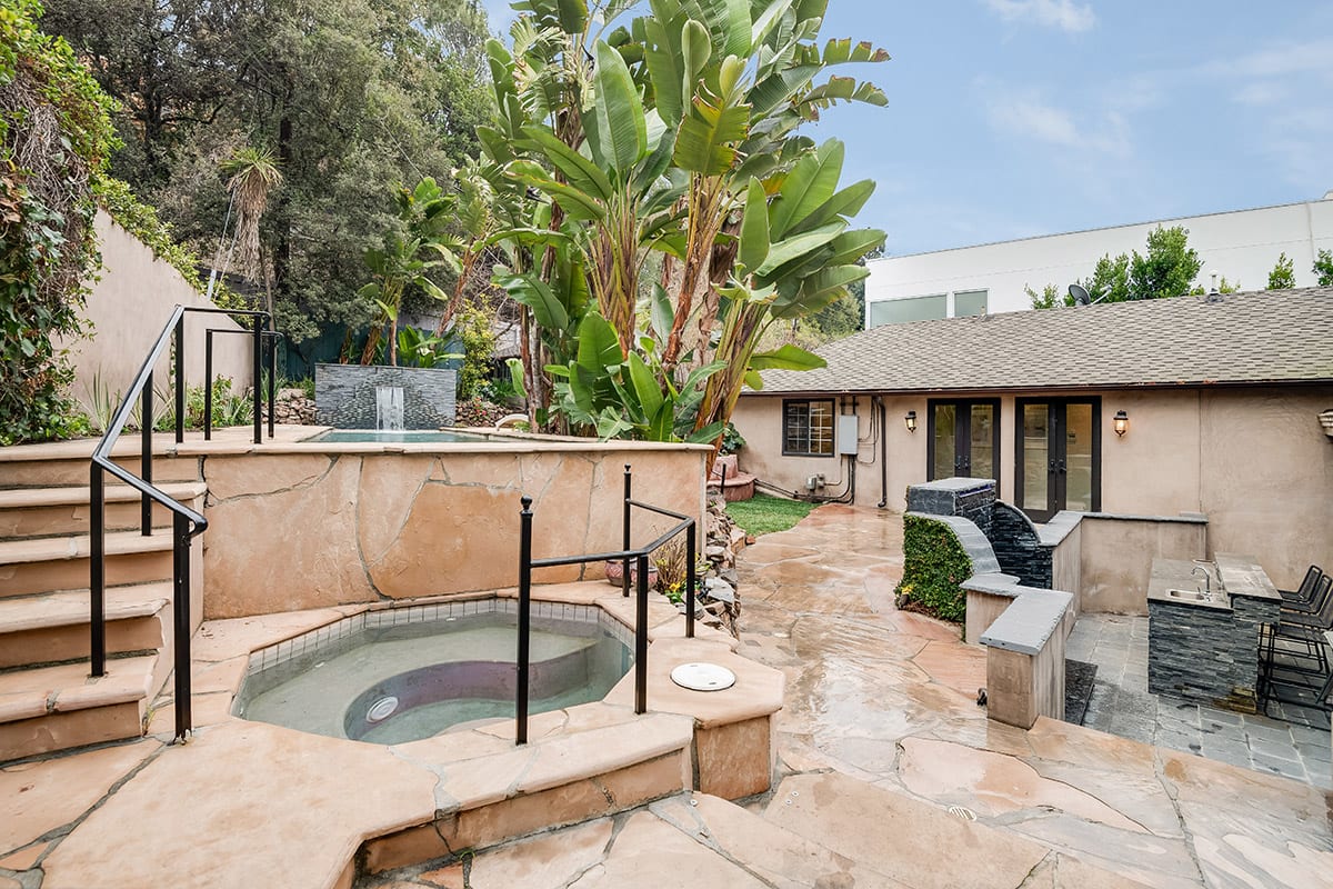 1600 Benedict Canyon Dr