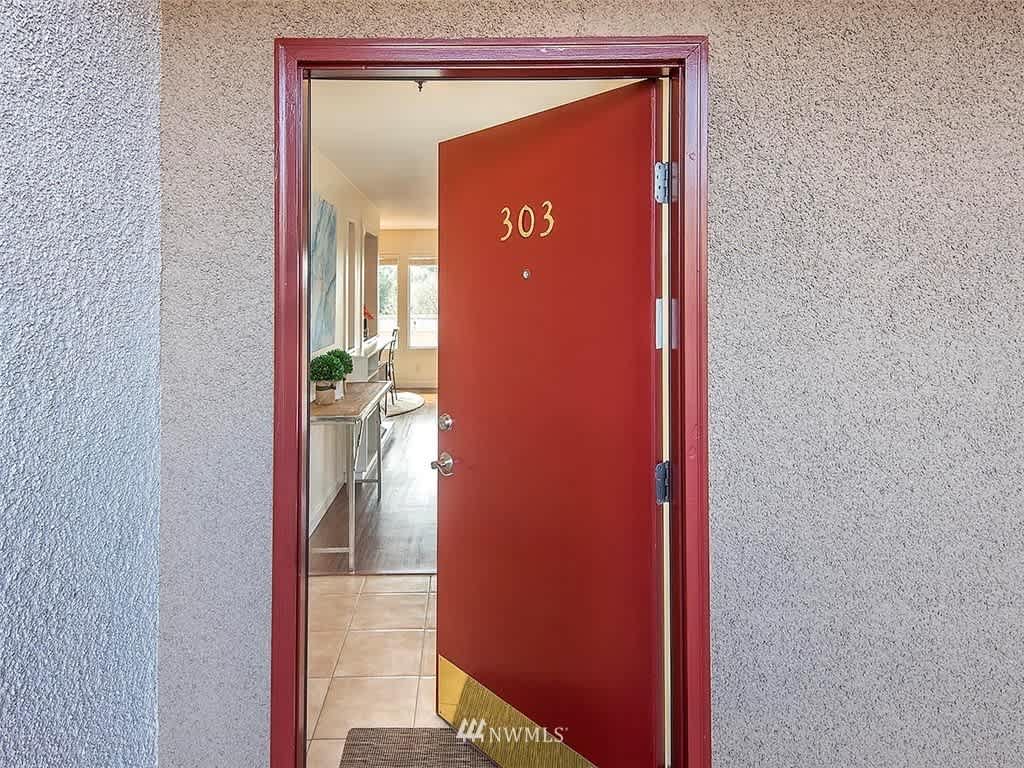 1110 5th Ave S #303