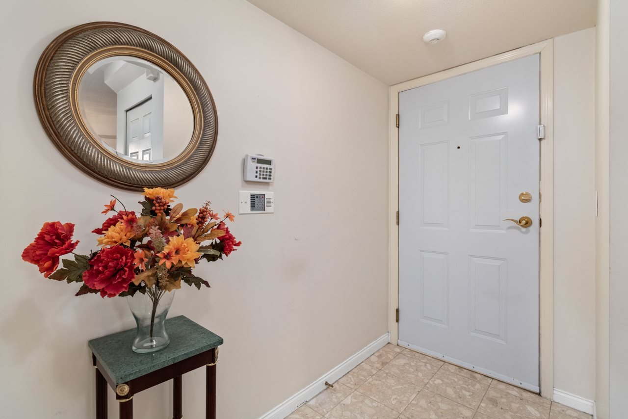105-2975 Princess Cres