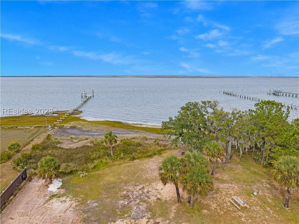 83 Coosaw Point Dr