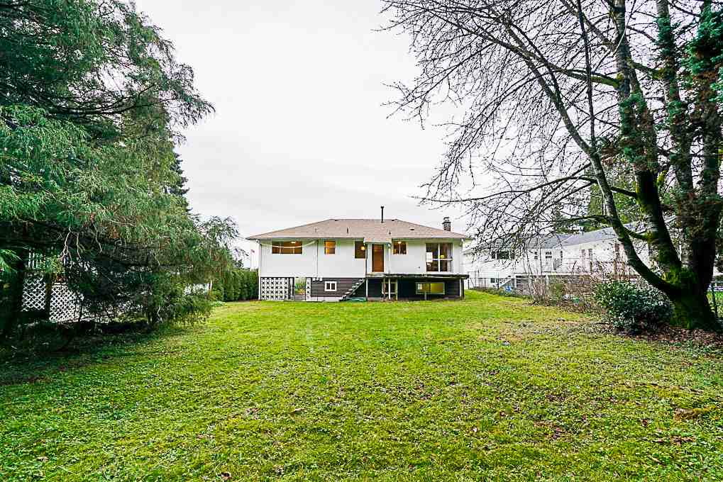 496 Glencoe Dr