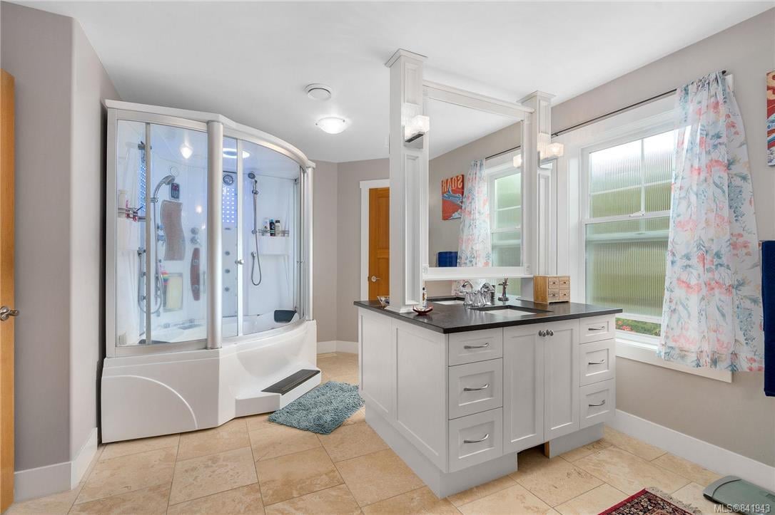 2346 Rozon Rd, Mill Bay
