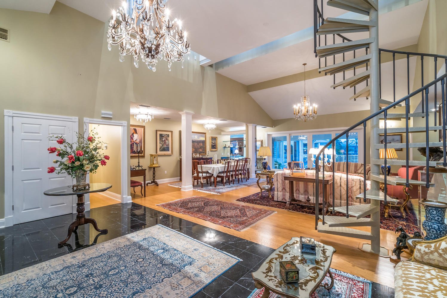 1329 Vista Dr